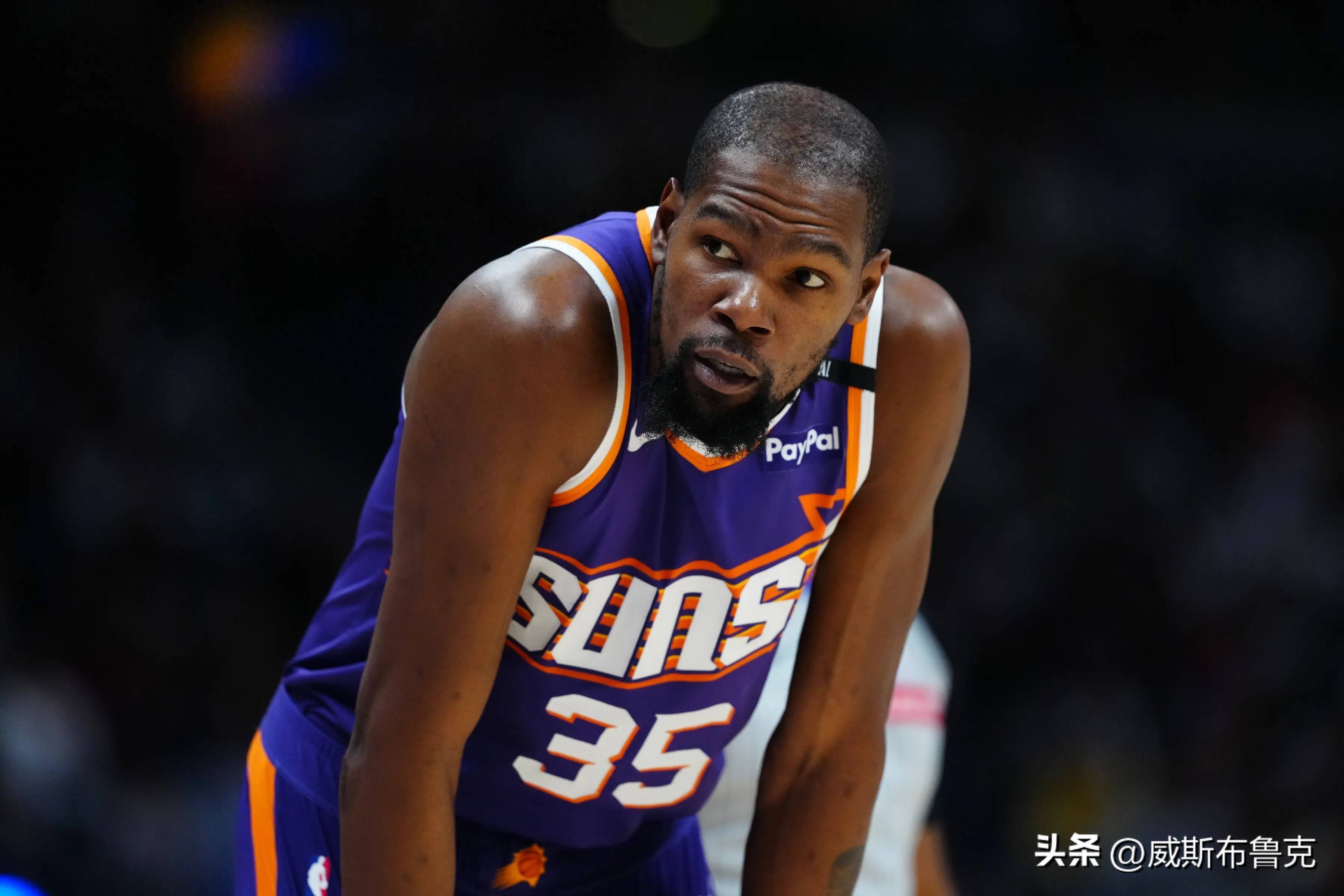 爱游戏体育-杜兰特迎来十赛季出色发挥，西班牙队观众热烈欢呼！