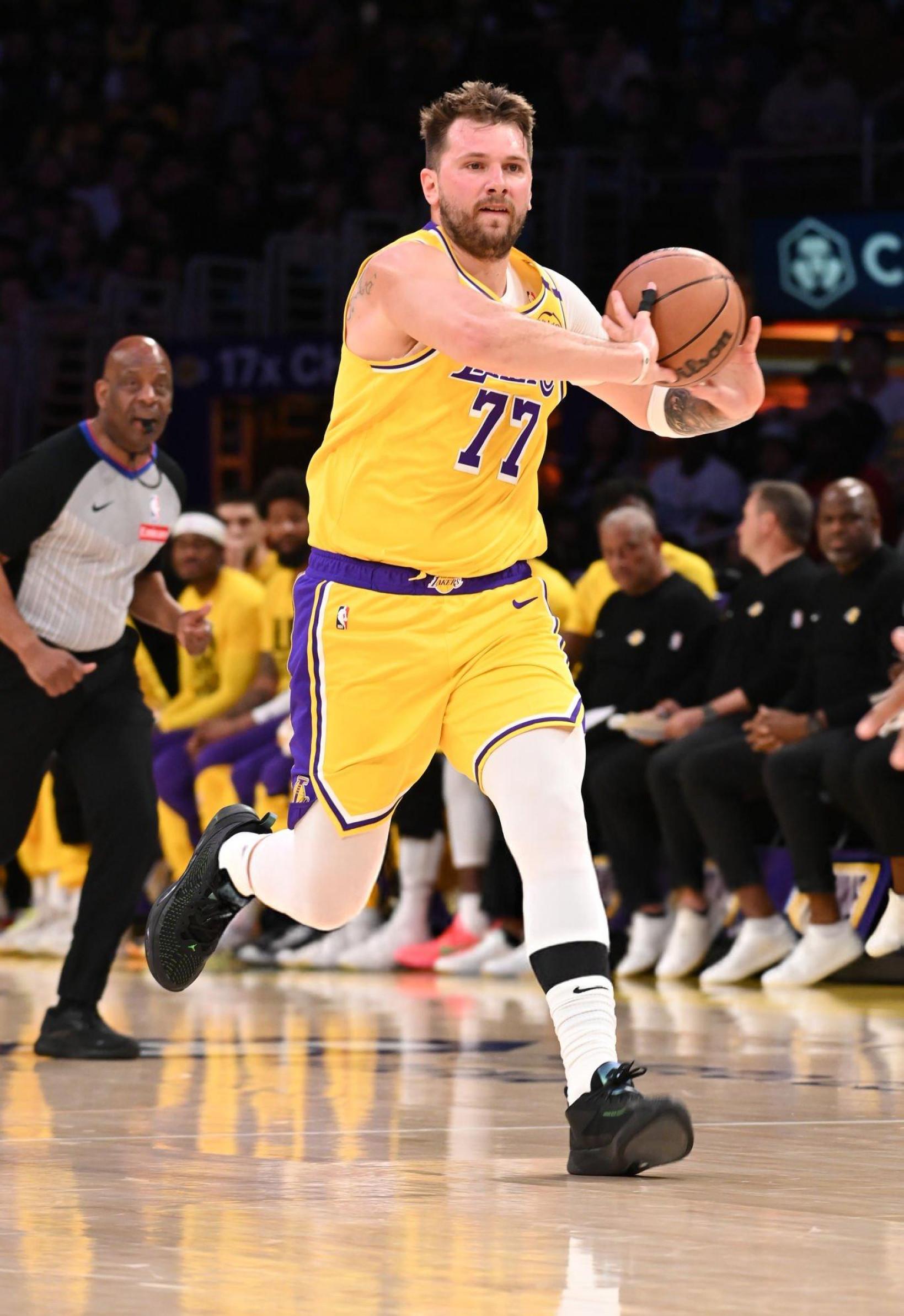 爱游戏-东契奇连续二十场比赛得分超过出色防守，G2不断突破！