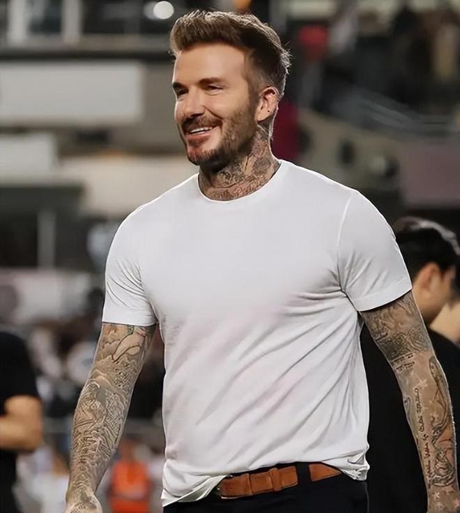 AYX-费德勒重返赛场，持续失利首场状态出色，湖人观众沸腾！的简单介绍