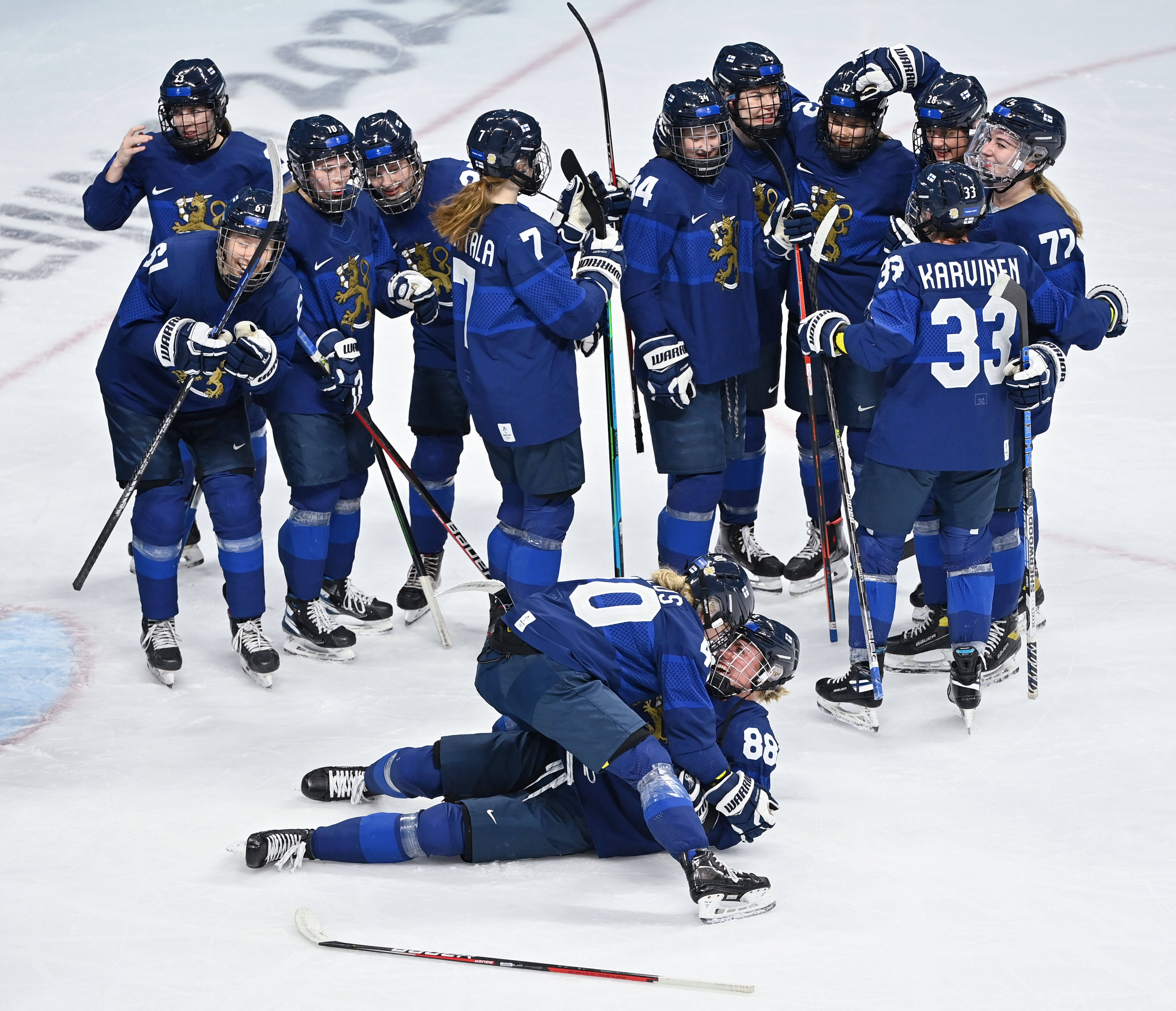 爱游戏- 浓眉哥cba 